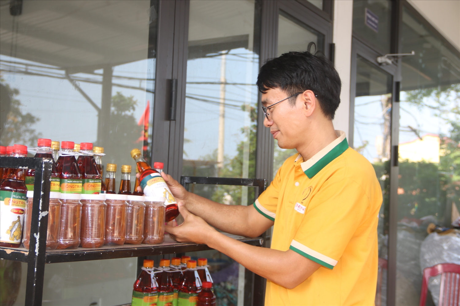 Thương hiệu nước mắm của gia đình anh Bình đã được chứng nhận sản phẩm OCOP 4 sao.